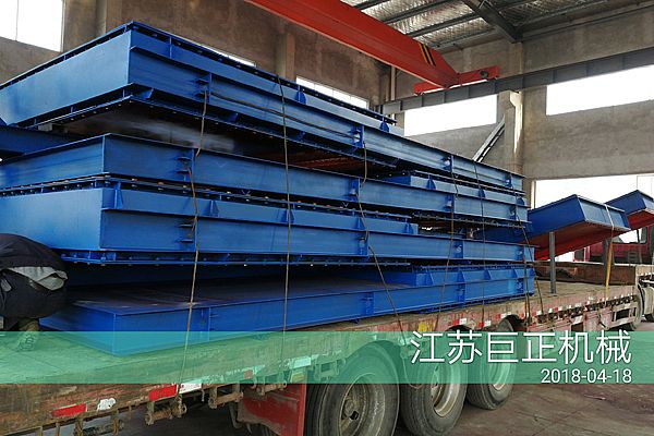 擋板門現(xiàn)場發(fā)貨裝車，待發(fā)往河北