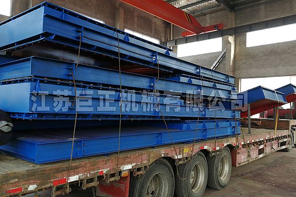 巨正機(jī)械公司一批擋板門驗(yàn)收合格，整裝待發(fā)了